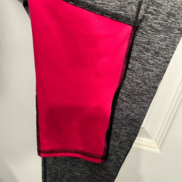 City Streets athletic leggings woman’s size large - Picture 4 of 6